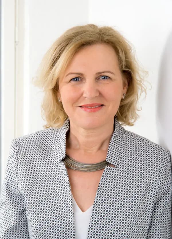 Porträtfoto von Mag. Elisabeth Potzmann