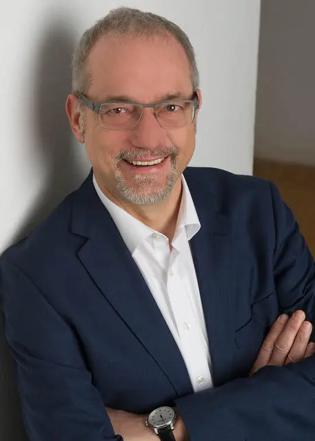 Porträtfoto von DKGP Manfred Zottl, MSc.